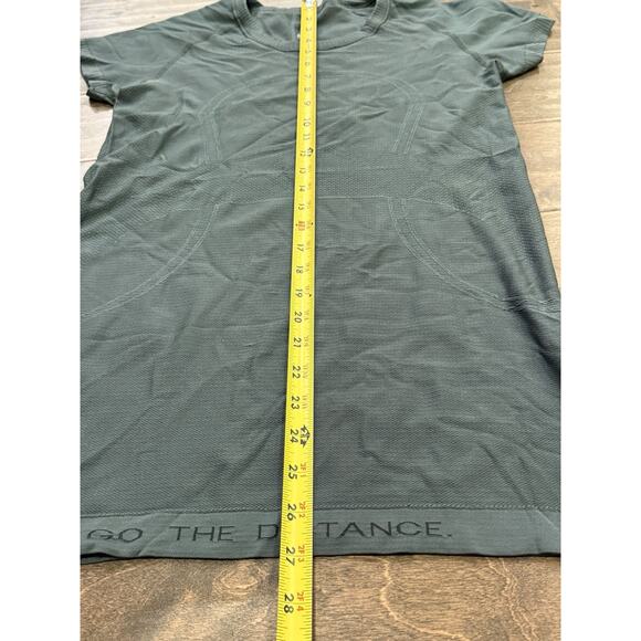 lululemon athletica Green Short Sleeve Tee - Picture 8 of 9